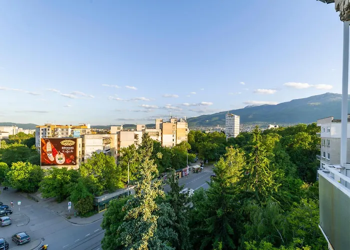 Apartment 2-bedroom Near Tokuda Hospital & Paradise Mall